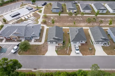 1360 Cottage Circle Tavares FL 32778