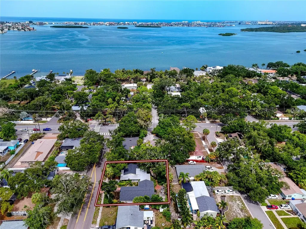 8161 22nd Avenue N St Petersburg FL 33710