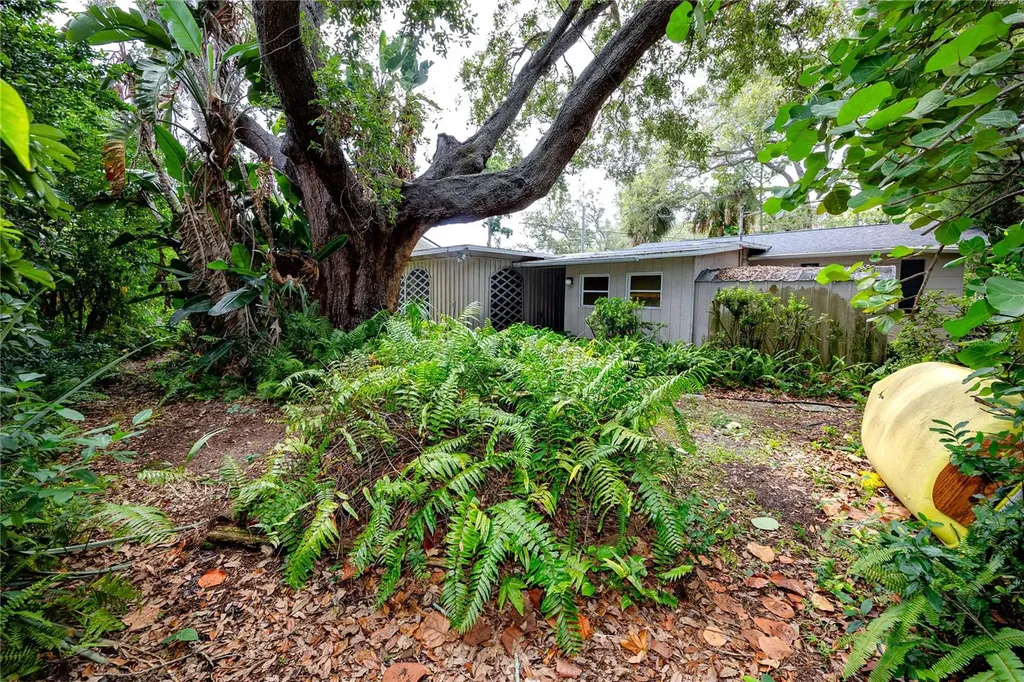 8161 22nd Avenue N St Petersburg FL 33710