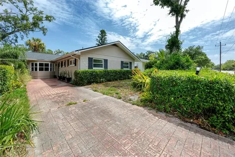 8161 22nd Avenue N St Petersburg FL 33710