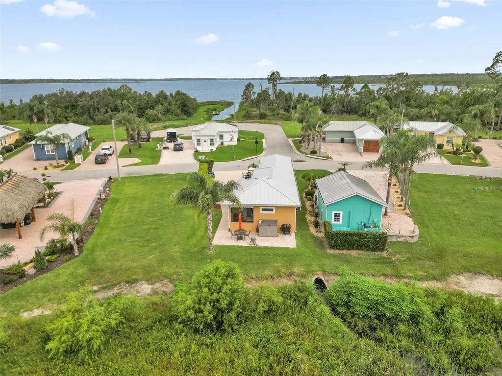 3261 Fish Hawk Drive Polk City FL 33868