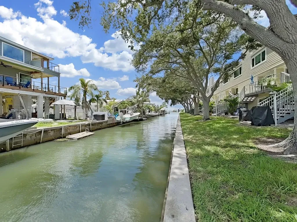 433 S Paula Drive Dunedin FL 34698