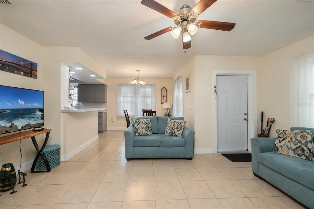2869 30th Avenue N St Petersburg FL 33713