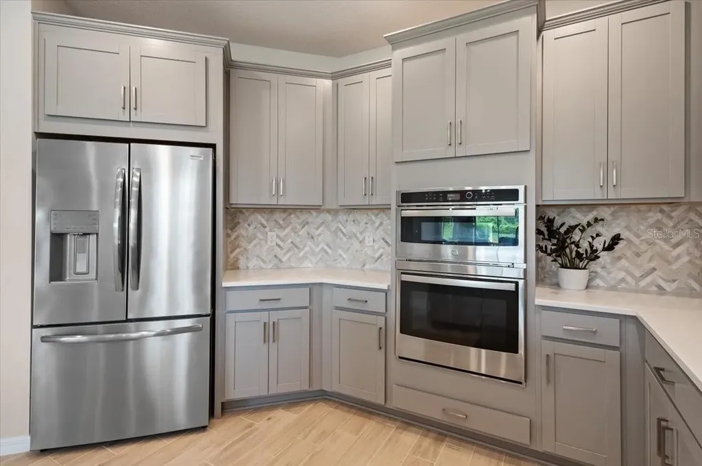9016 Tequila Sunrise Drive Sarasota FL 34241