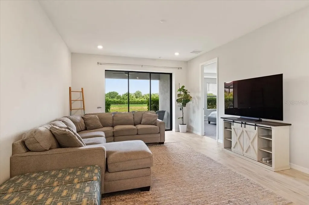 9016 Tequila Sunrise Drive Sarasota FL 34241