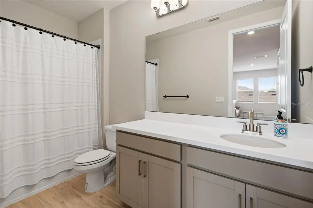 9016 Tequila Sunrise Drive Sarasota FL 34241