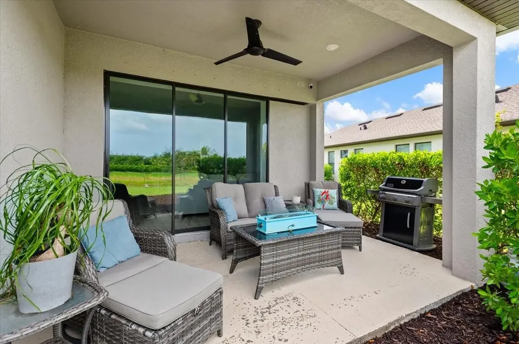 9016 Tequila Sunrise Drive Sarasota FL 34241