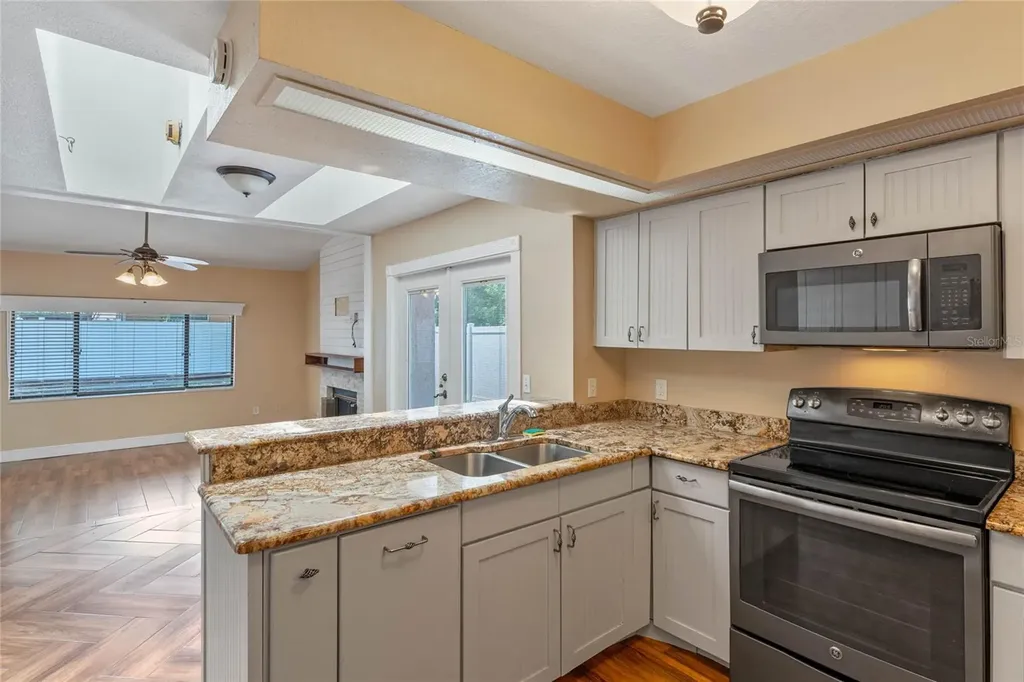 521 Lakeshore Circle Lake Mary FL 32746
