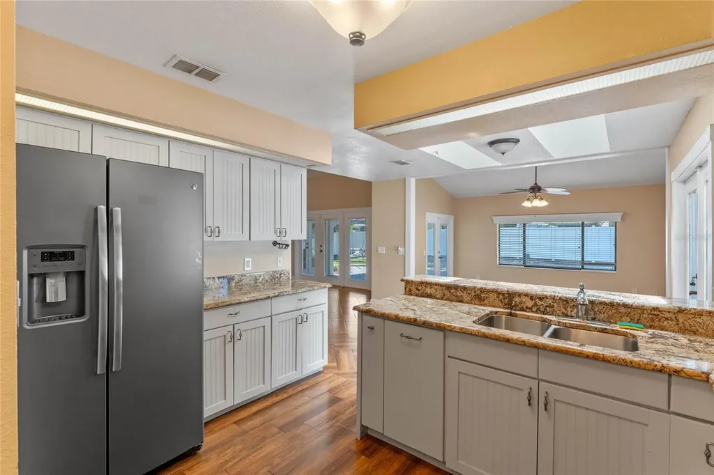 521 Lakeshore Circle Lake Mary FL 32746