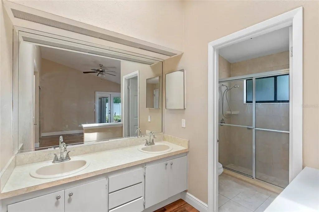 521 Lakeshore Circle Lake Mary FL 32746