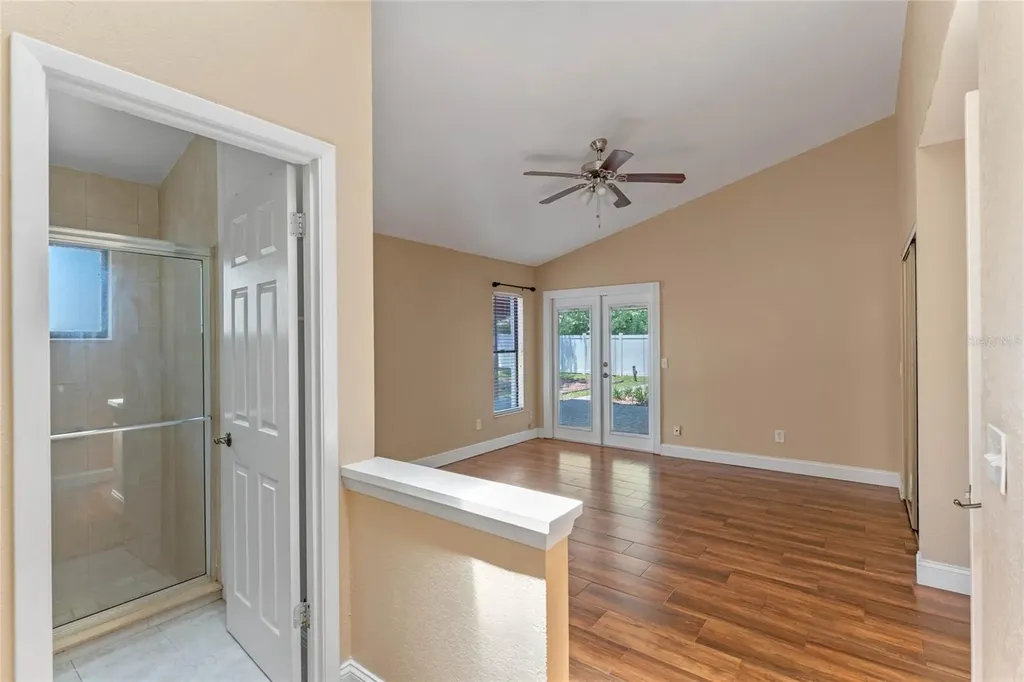 521 Lakeshore Circle Lake Mary FL 32746