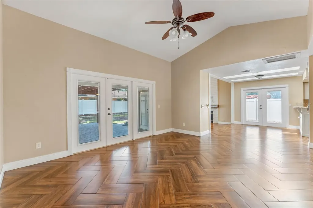 521 Lakeshore Circle Lake Mary FL 32746