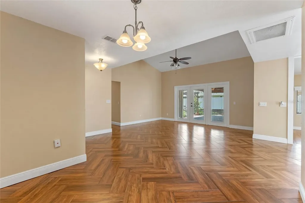 521 Lakeshore Circle Lake Mary FL 32746