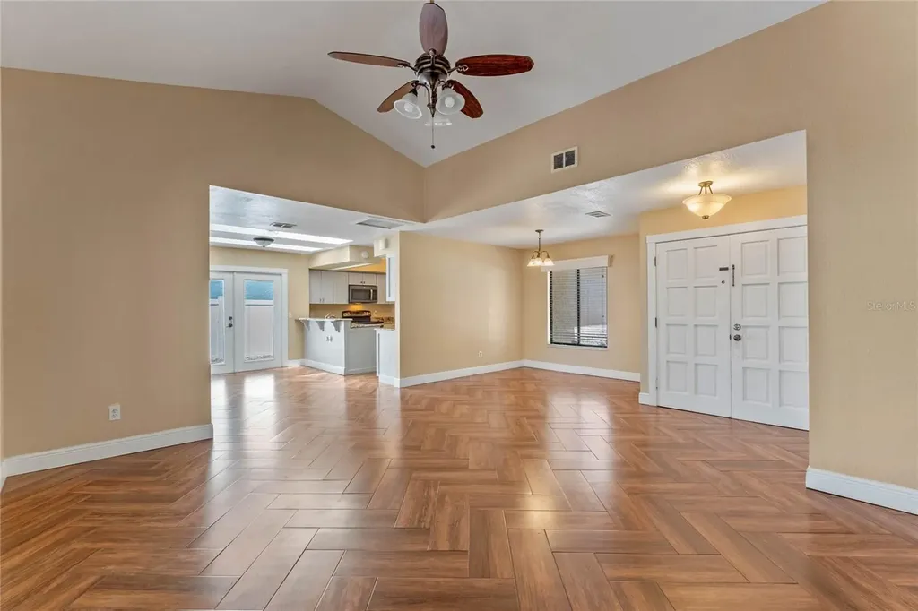 521 Lakeshore Circle Lake Mary FL 32746