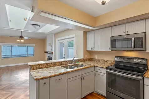 521 Lakeshore Circle Lake Mary FL 32746