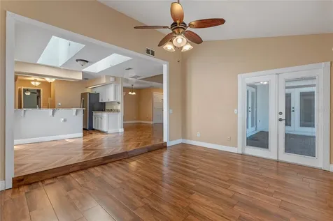 521 Lakeshore Circle Lake Mary FL 32746