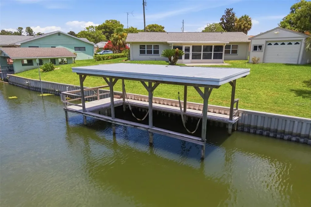 1631 Canal Court Tavares FL 32778