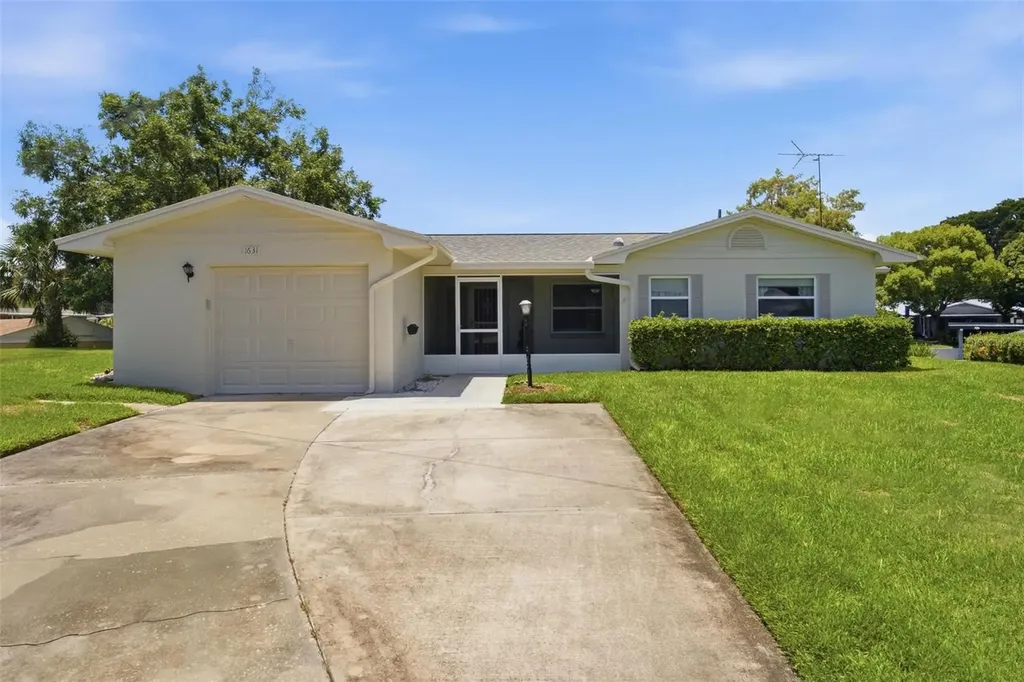 1631 Canal Court Tavares FL 32778