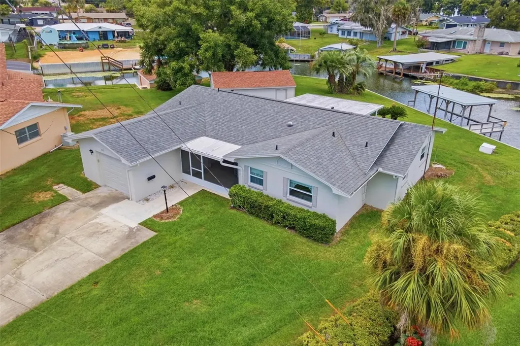 1631 Canal Court Tavares FL 32778
