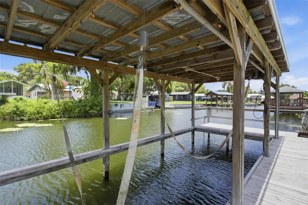1631 Canal Court Tavares FL 32778