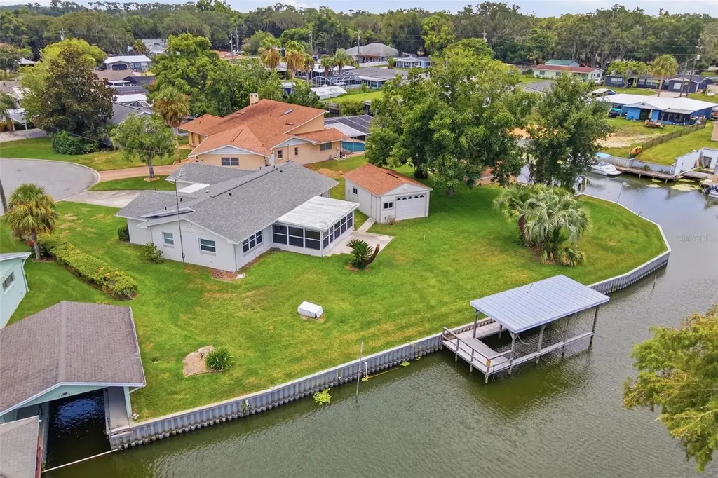 1631 Canal Court Tavares FL 32778