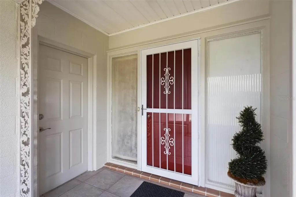 1631 Canal Court Tavares FL 32778