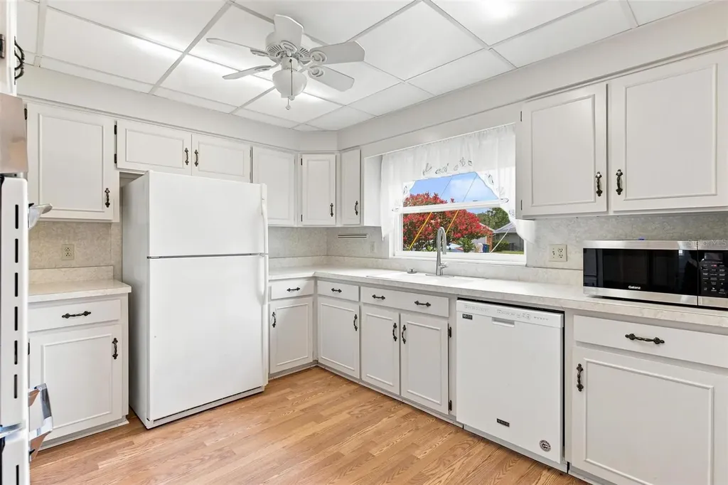 1631 Canal Court Tavares FL 32778