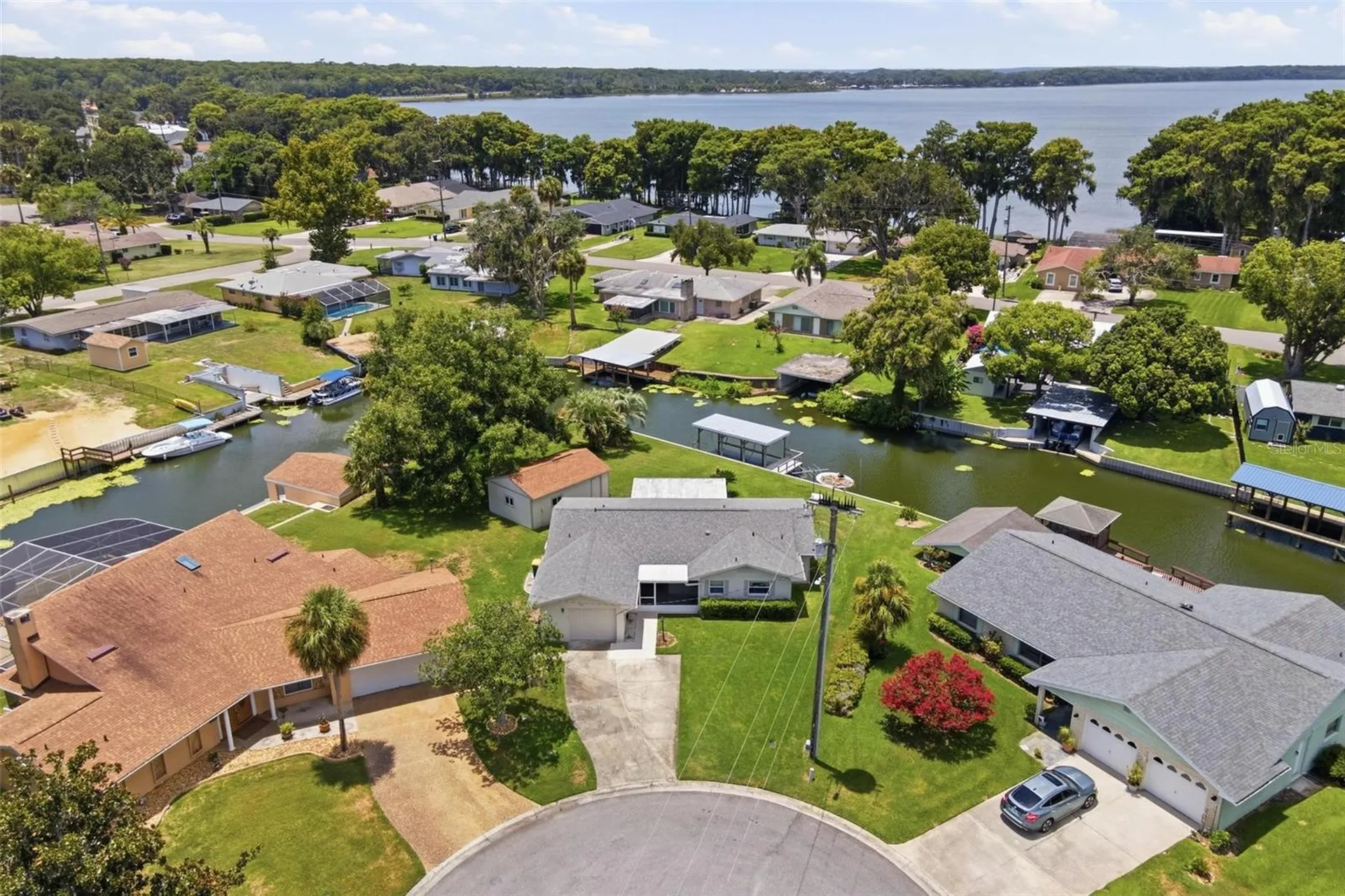1631 Canal Court Tavares FL 32778