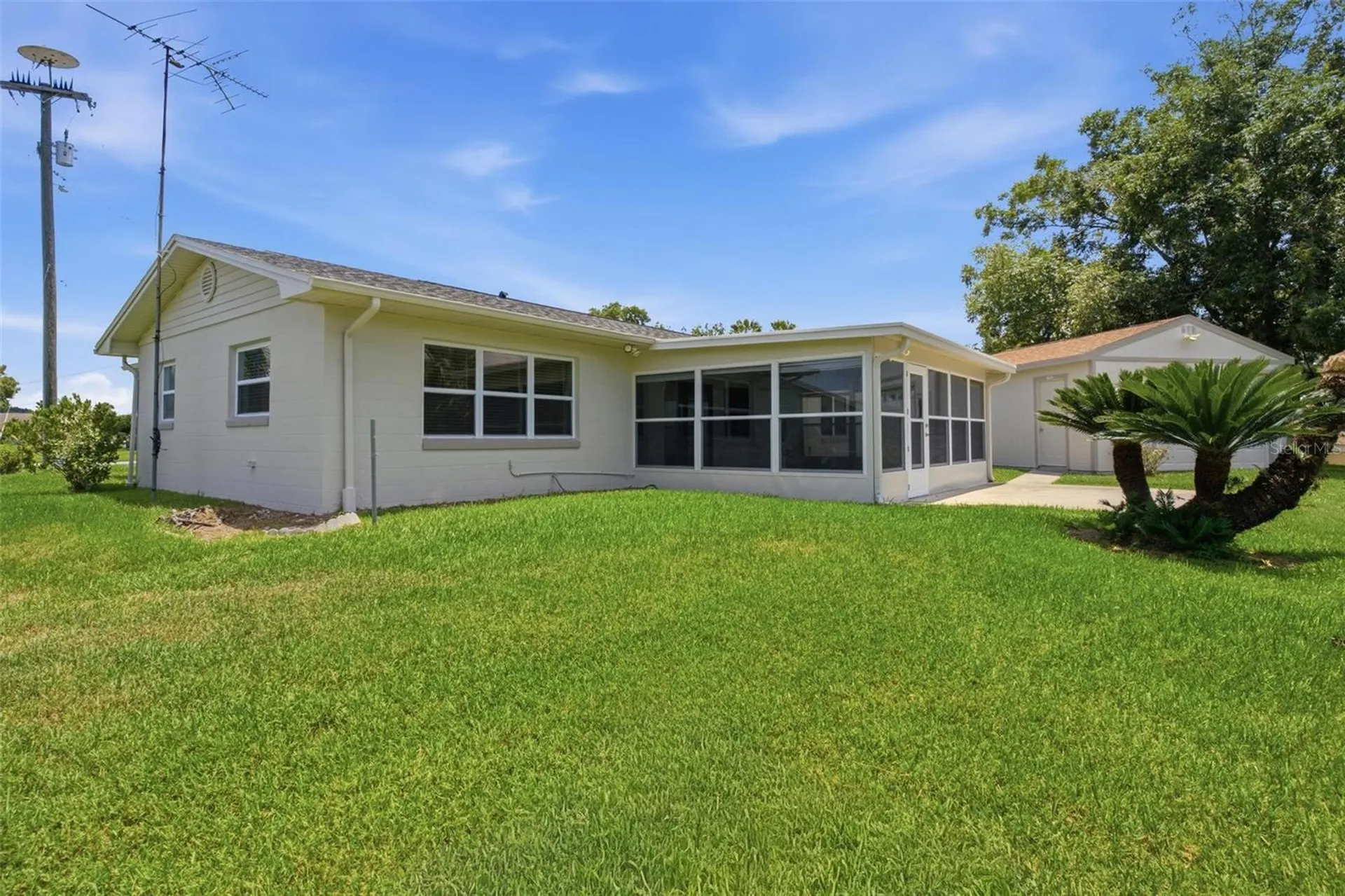 1631 Canal Court Tavares FL 32778