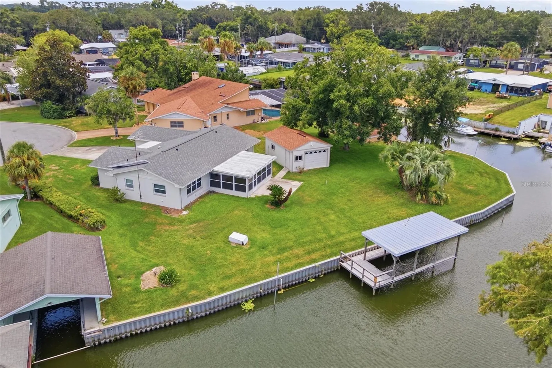 1631 Canal Court Tavares FL 32778