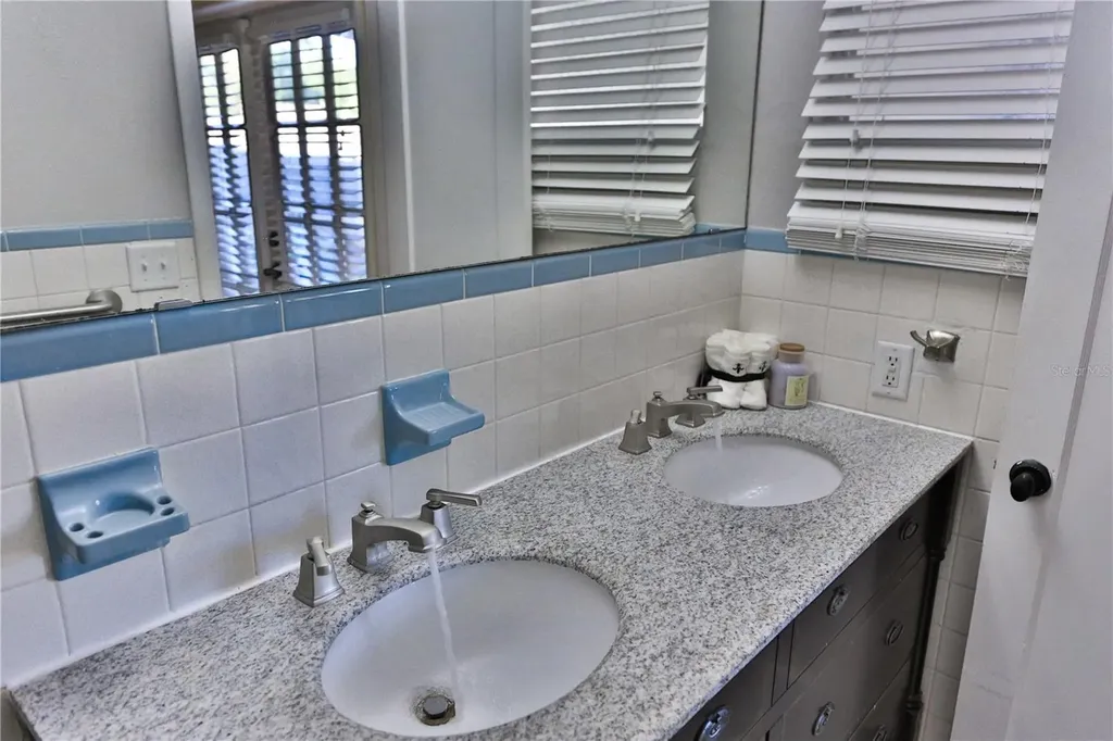 3925 W Bay View Avenue Tampa FL 33611