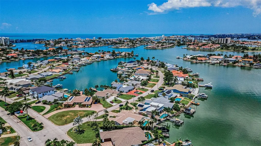 7901 10th Avenue S St Petersburg FL 33707