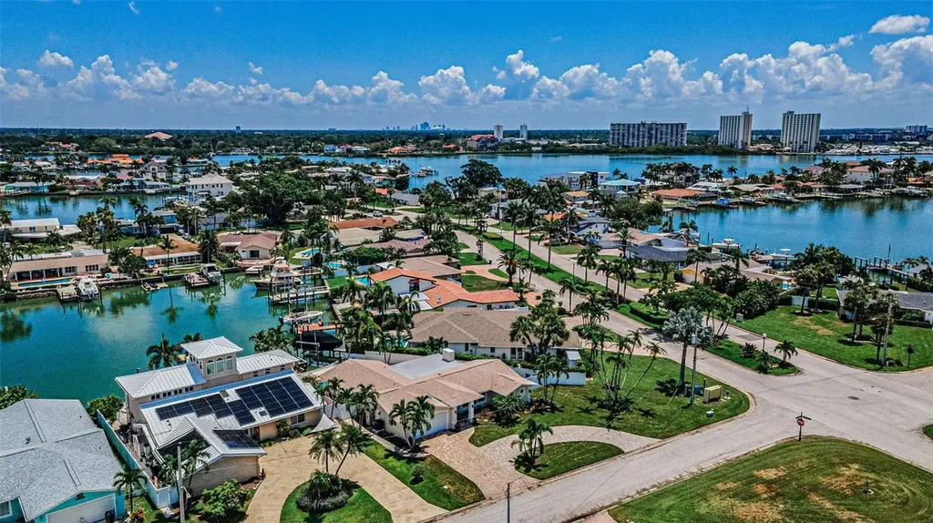 7901 10th Avenue S St Petersburg FL 33707