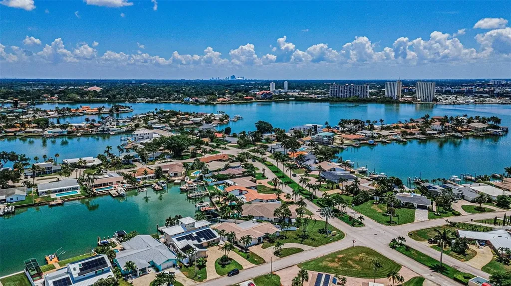 7901 10th Avenue S St Petersburg FL 33707