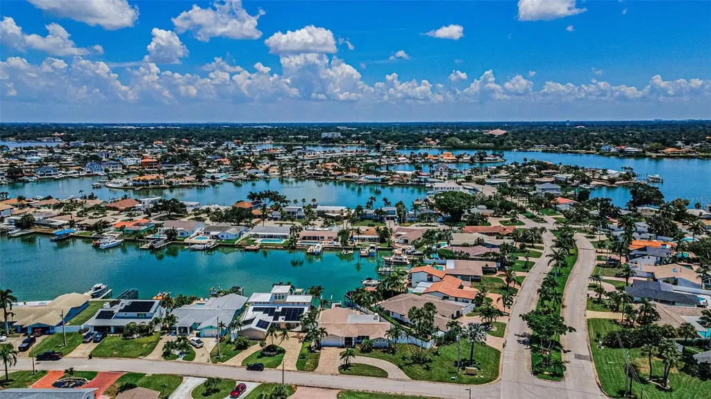 7901 10th Avenue S St Petersburg FL 33707
