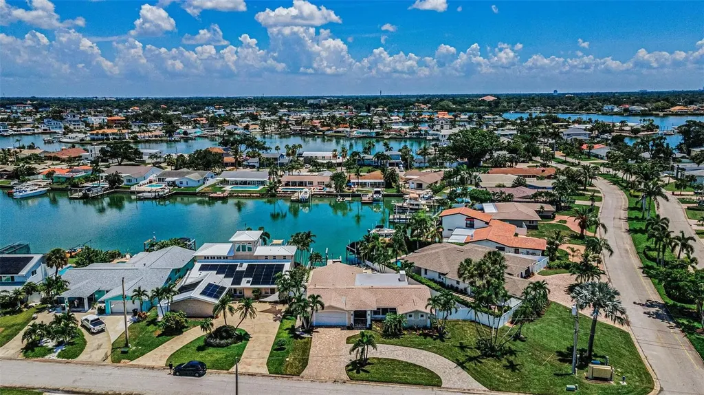 7901 10th Avenue S St Petersburg FL 33707