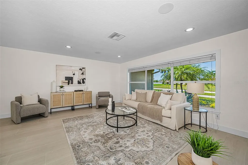 7901 10th Avenue S St Petersburg FL 33707