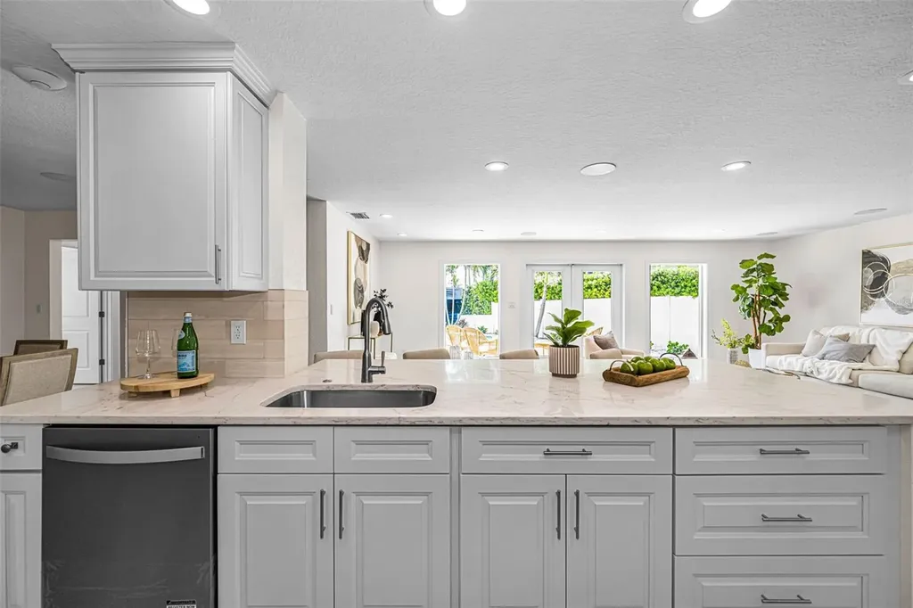 7901 10th Avenue S St Petersburg FL 33707