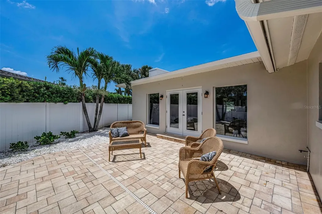 7901 10th Avenue S St Petersburg FL 33707