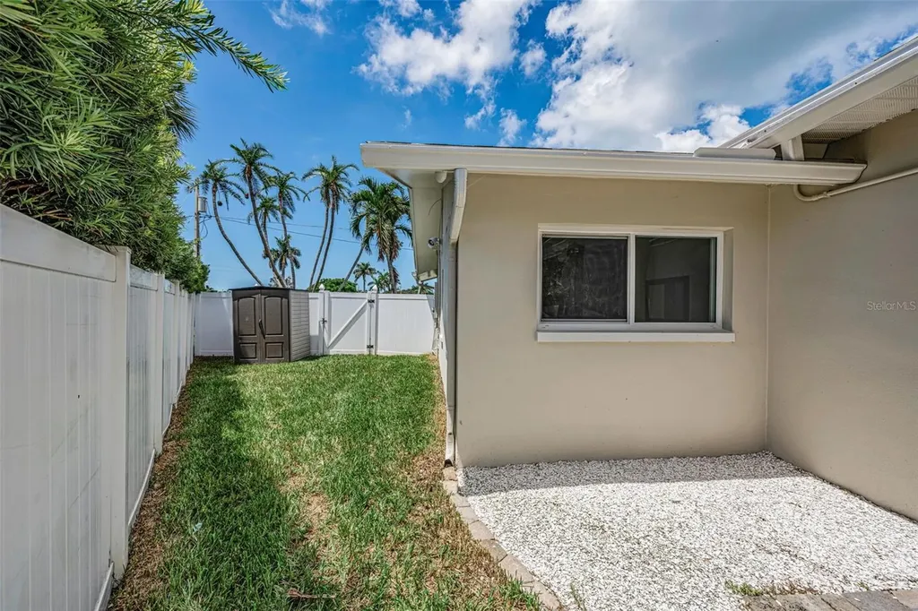 7901 10th Avenue S St Petersburg FL 33707