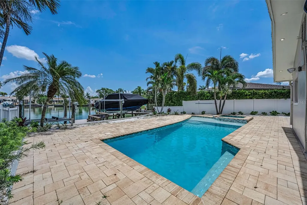 7901 10th Avenue S St Petersburg FL 33707