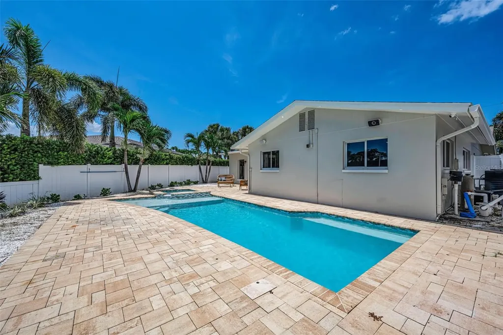 7901 10th Avenue S St Petersburg FL 33707