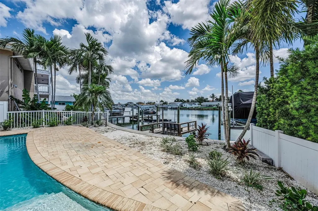 7901 10th Avenue S St Petersburg FL 33707