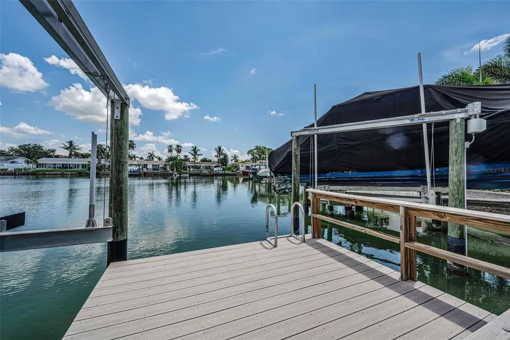 7901 10th Avenue S St Petersburg FL 33707