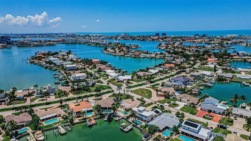 7901 10th Avenue S St Petersburg FL 33707