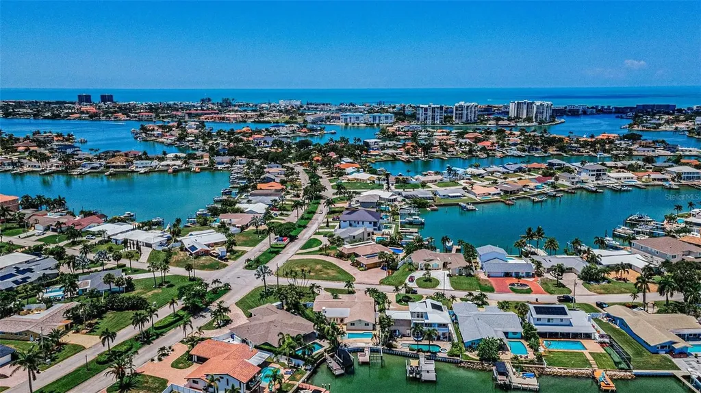 7901 10th Avenue S St Petersburg FL 33707