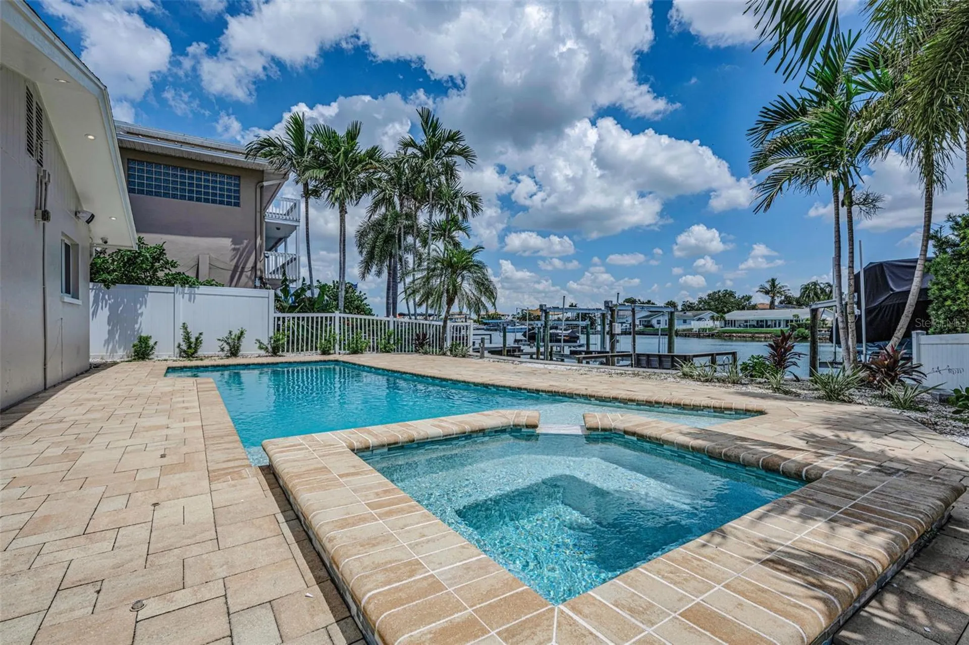 7901 10th Avenue S St Petersburg FL 33707