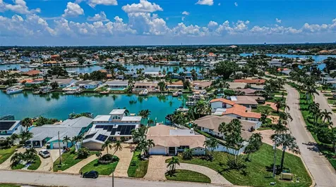 7901 10th Avenue S St Petersburg FL 33707