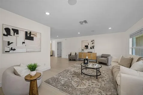7901 10th Avenue S St Petersburg FL 33707