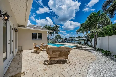 7901 10th Avenue S St Petersburg FL 33707